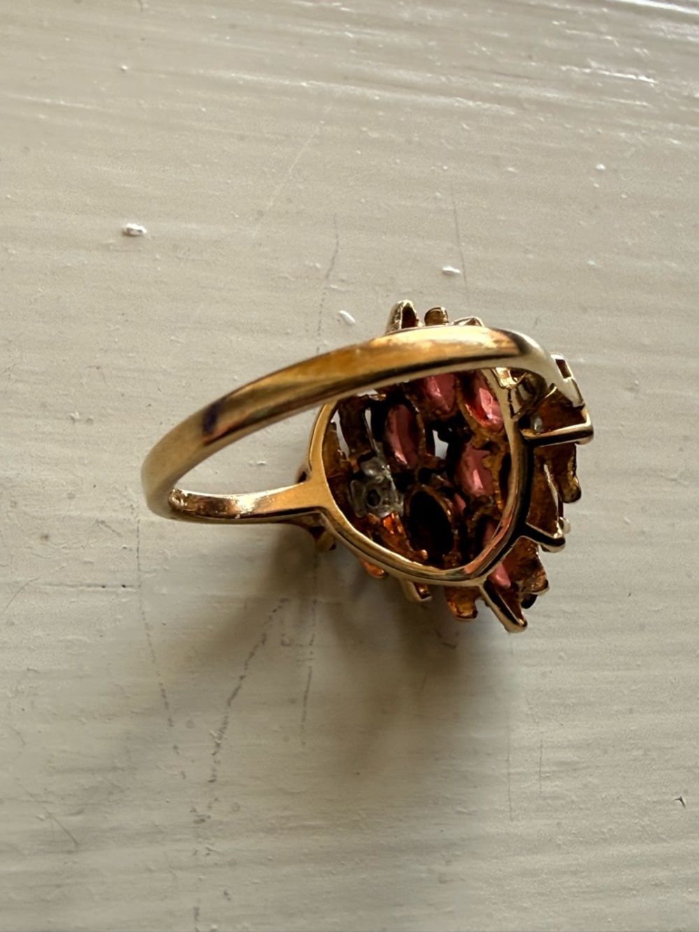 Elegant Gold Ring with Deep Red Garnet Stones - Picture 3 of 7
